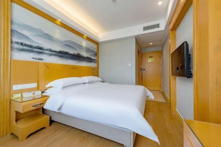 Bedroom 3, GreenTree Eastern Hotel(Shenzhen Jingtian Metro Station Store), Shenzhen