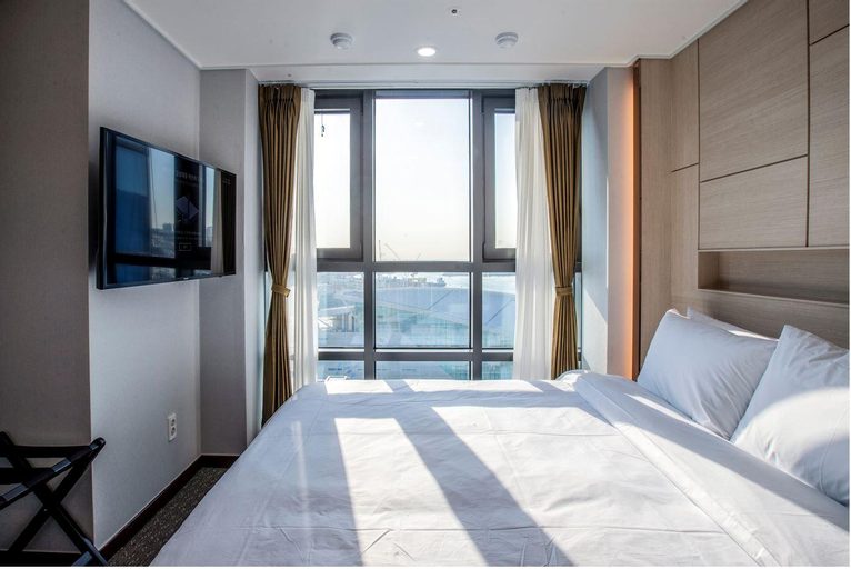 Bedroom 13
