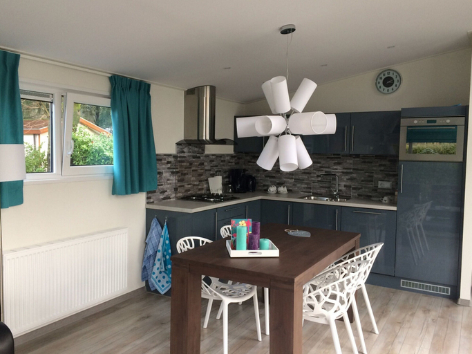 Private kitchen 4, Modern Chalet not far From the Biesbosch, Dordrecht