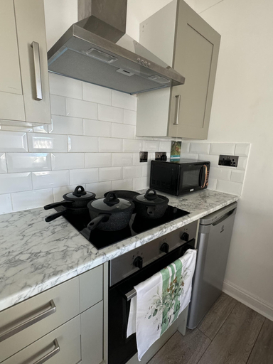 Private kitchen 4, Purbeck Inn Apartment in Bournemouth Town Centre, Poole