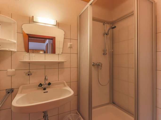 Bathroom 3, Farmhouse Mittersill near KitzSki Slopes, Zell am See