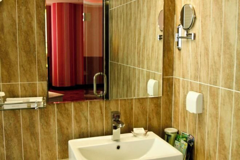 Bathroom 3, Xiying Holiday Hotel, Anshan