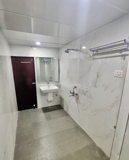Bathroom 4, New Hotel Suhail, Hyderabad