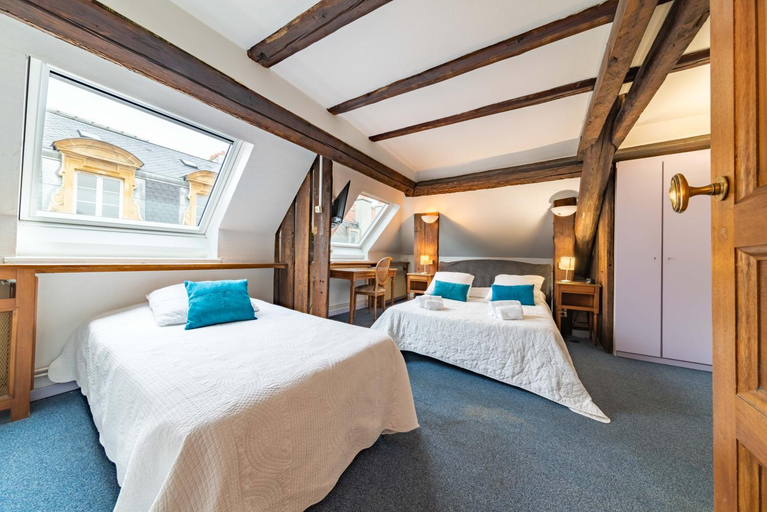 Bedroom 12