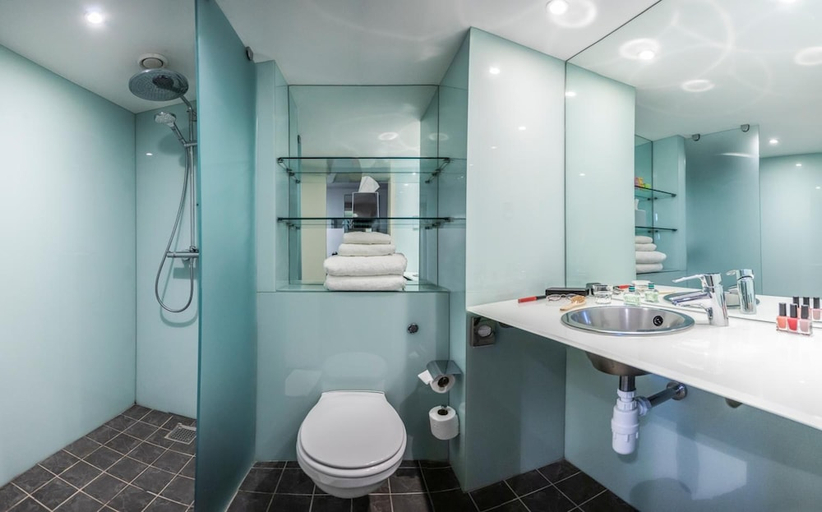 Bathroom 2, B&B HOTEL Warrington, Warrington