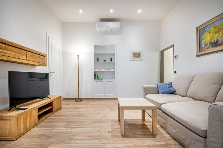 Living area 5, YiD Pilastri, Florence