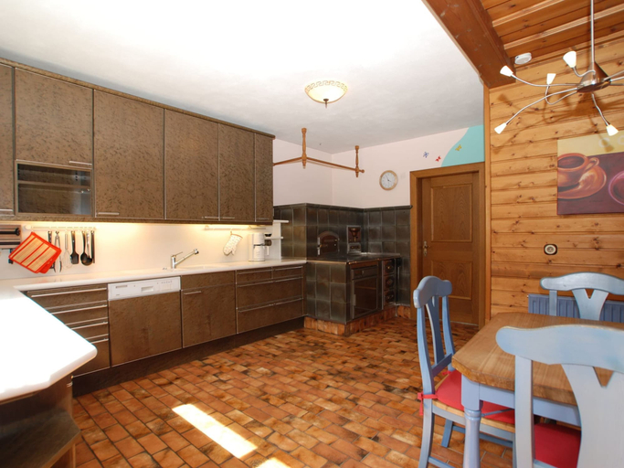 Others 3, Chalet in Neukirchen near Ski Lifts, Zell am See