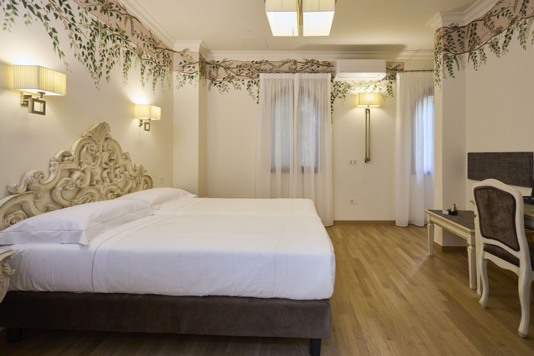 Bedroom 13