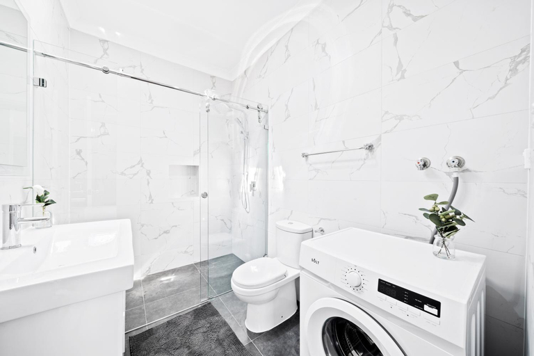 Bedroom 3, New 2 Bedroom House 500m to Mall with Free Parking, Bankstown - North-East