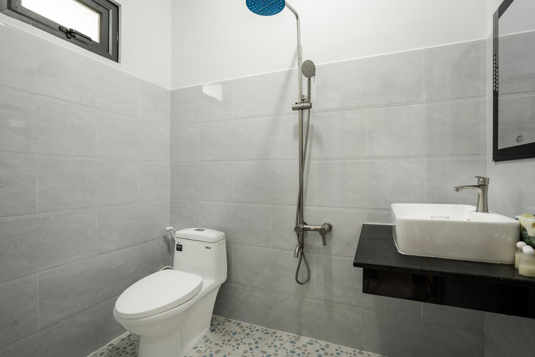 Bathroom, Huong Giang Bungalow, Phú Quốc