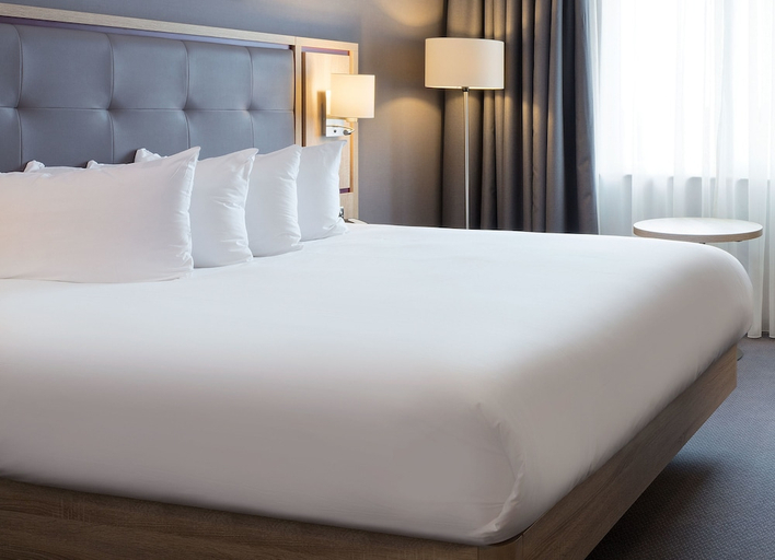 Bedroom 2, Leonardo Hotel London Watford, Hertfordshire