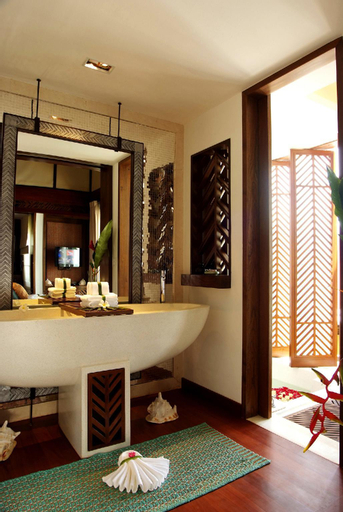 Bathroom 7