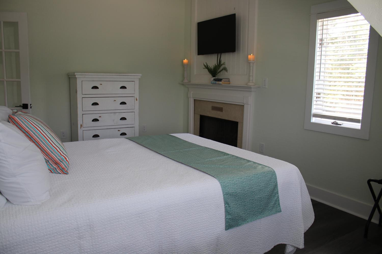 Others 3, Wild Horse Inn, Currituck