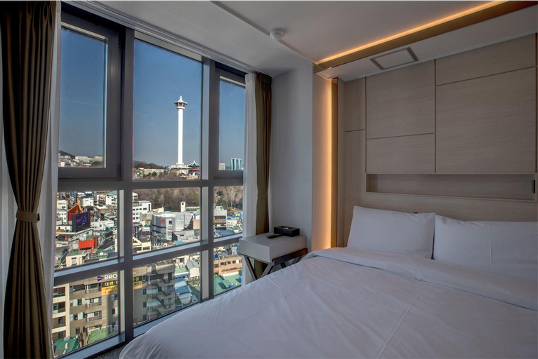 Bedroom 27
