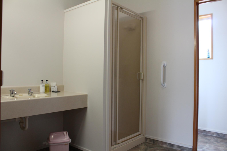 Bathroom 4