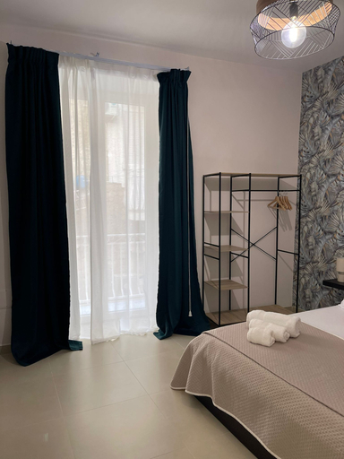 Bedroom 2, Domus Carmela, Napoli