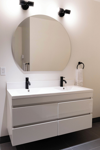Bathroom 5, Maison Place Jacques-Cartier by Luxury In Transit, Montréal