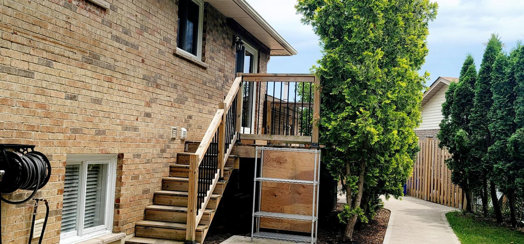 Others 2, Niagara Falls Villa with Private pool, hottub, water view and Breakfast, Niagara