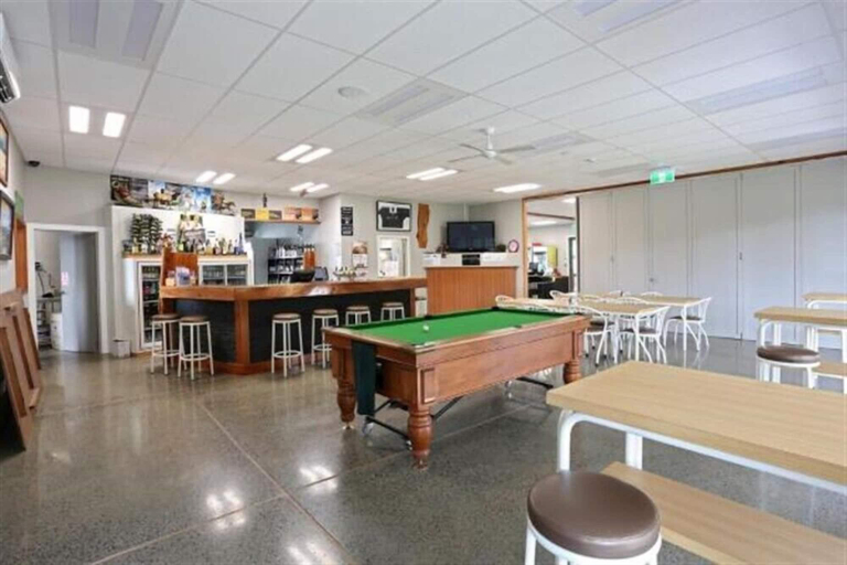 Food & Drinks 5, Tui Base Camp, Southland