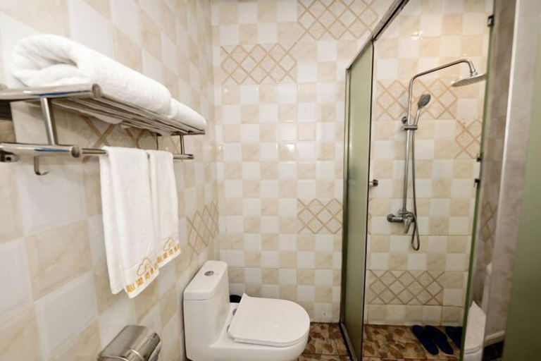 Bathroom 3, Changsha Xingangwan Hotel, Changsha