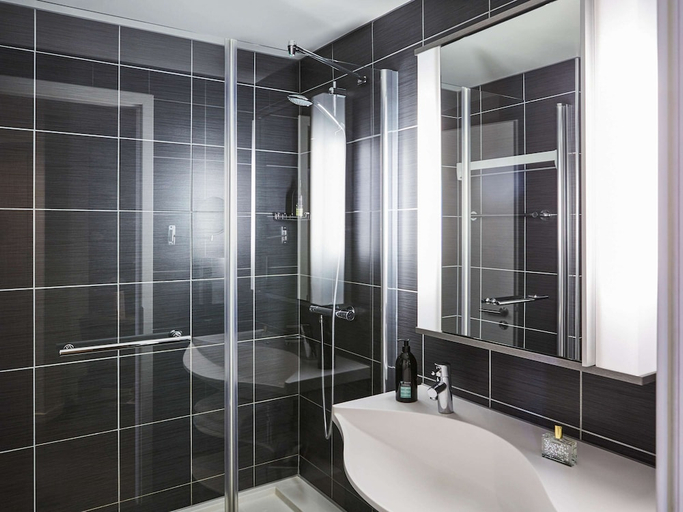 Bathroom 5, Adagio Liverpool City Centre, Sefton