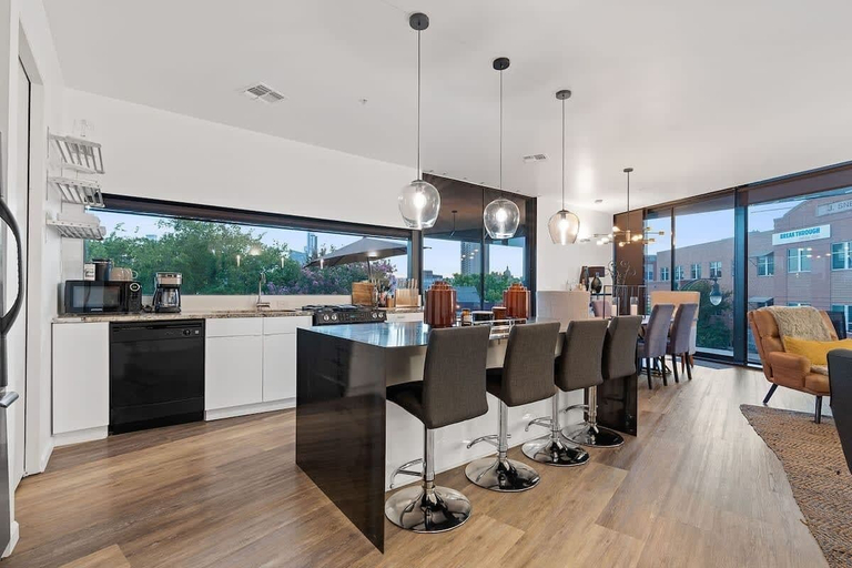 Food & Drinks 4, 2BR Designer Condo East Downtown Austin, Travis
