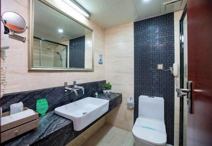 Bathroom 4, Zhongdu Hotel, Zhengzhou