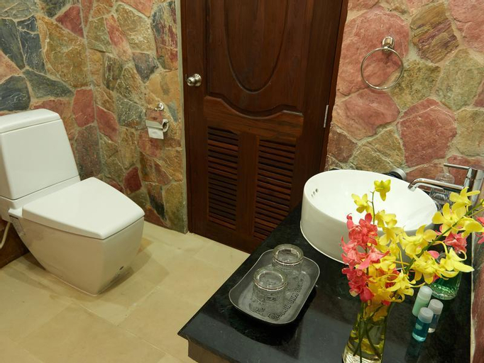 Bathroom 11