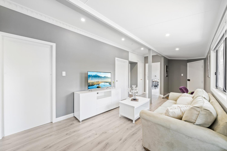Others, New 2 Bedroom House 500m to Mall with Free Parking, Bankstown - North-East