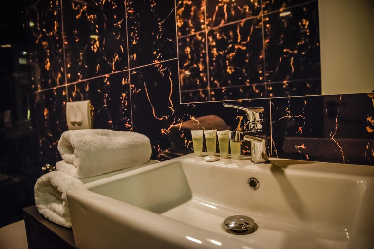 Bathroom 5, Vh Eurostar Tirana Hotel Congress & Spa, Tirana