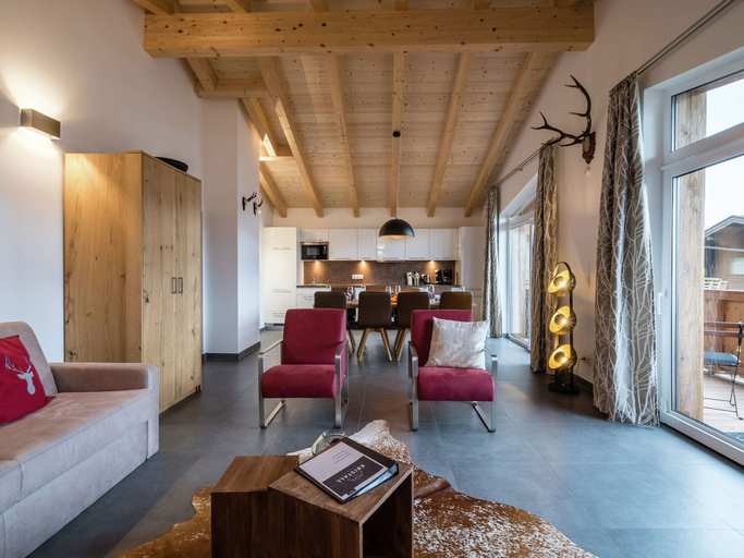 Others 5, Chalet in Piesendorf near Ski Slopes, Zell am See