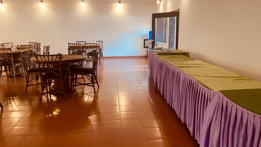 Food & Drinks 5, Goldfield Club & Lake Resort, Kumarakom, Kottayam
