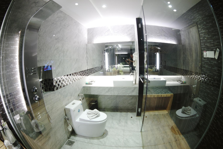 Bathroom 4, HereHotel, Johor Bahru