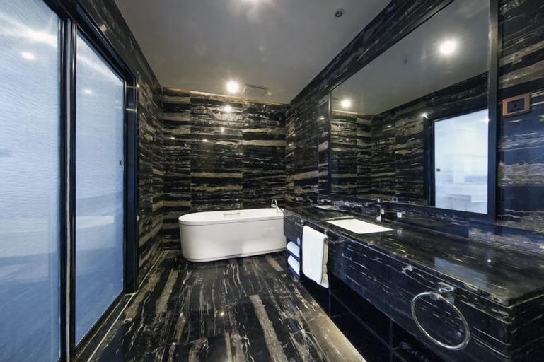 Bathroom 9