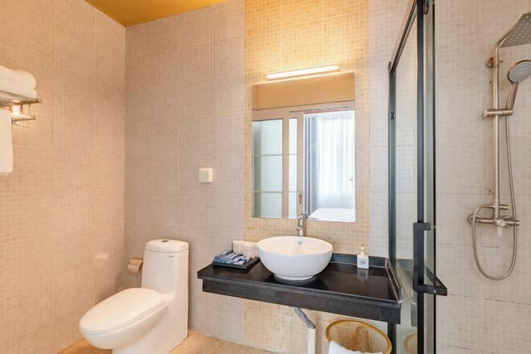 Bathroom 4, Sufubi Gallery Hotel, Beihai