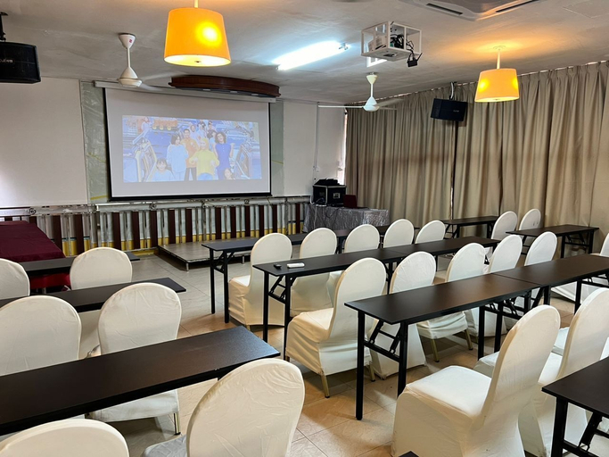 Business Facilities, DNELAYAN BEACH RESORT, Alor Gajah