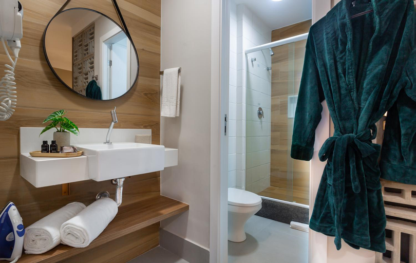 Bathroom 5, Flat Espetacular PRAIA Long Stay, Vitoria