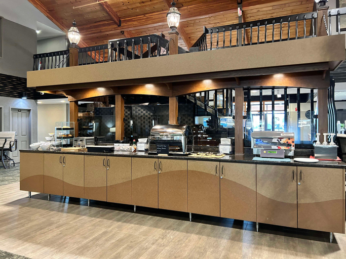 Food & Drinks 5, Heartland Inn & Suites, Surestay Collection By Bw, Hubbard