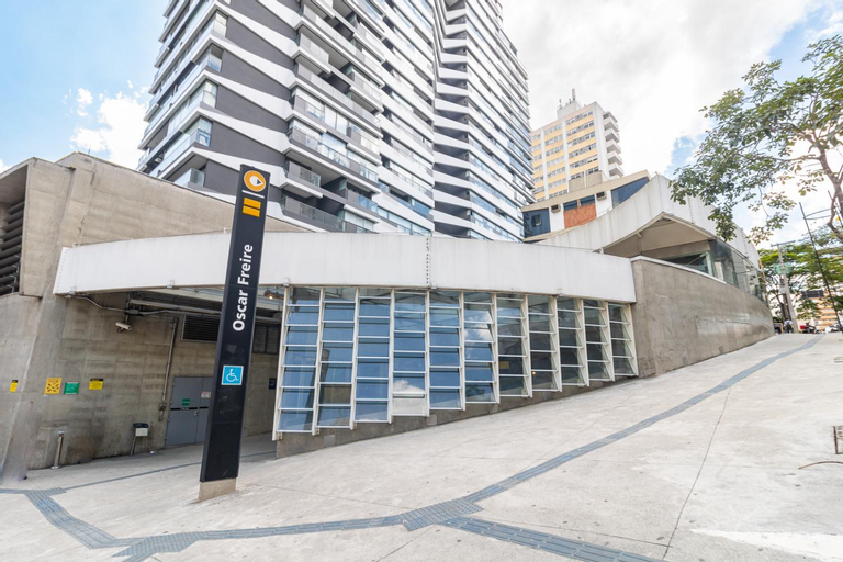 Estudio moderno em Pinheiros com AC e Rooftop, São Paulo