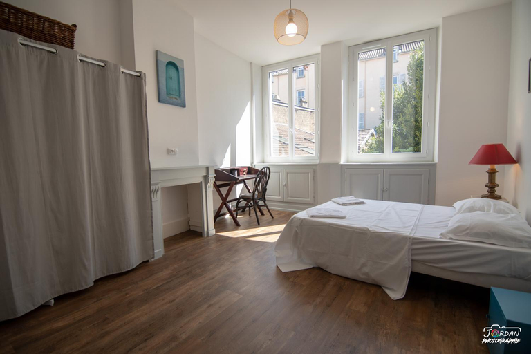 Hyper centre - 3 chambres - Gare - wifi - cosy, Ain