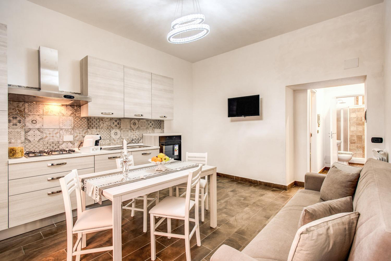 Others 4, Laura luxury apartment in the center Rome, Roma