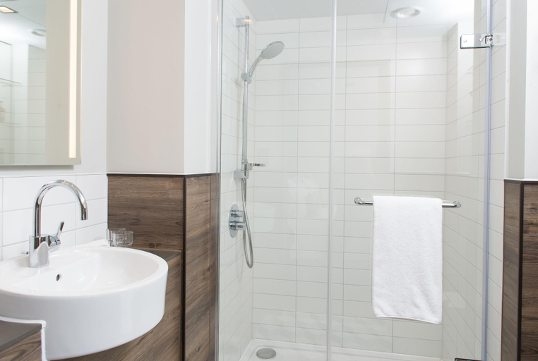 Bathroom 3, Residence Inn By Marriott London Tower Bridge, London