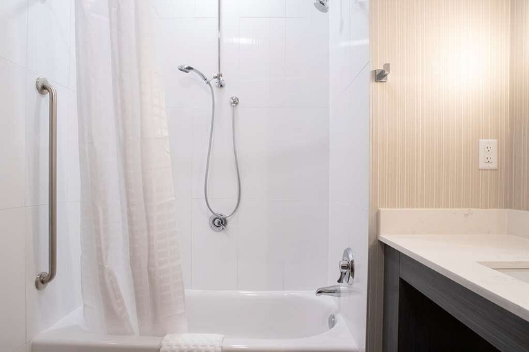 Bathroom 4, Best Western Plus Prince George, Fraser-Fort George