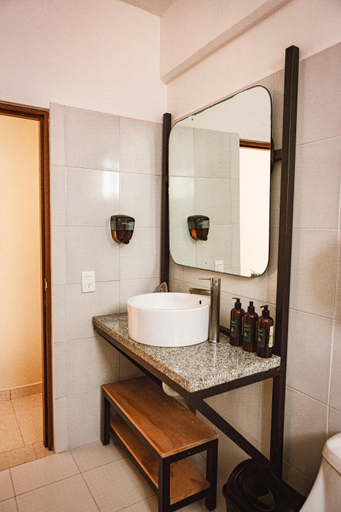 Bathroom 4, Nomads Hotel, Hostel & Rooftop pool, Isla Mujeres