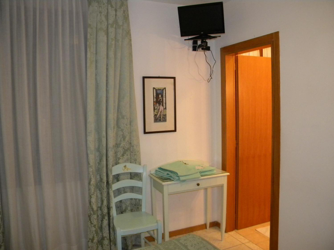 Others 5, Hotel Adua, Venezia
