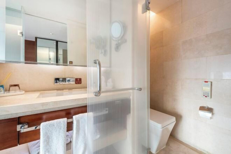Bathroom 7