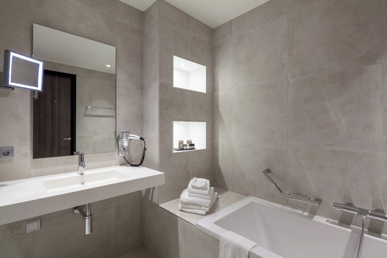 Bathroom 5, Van der Valk Hotel Zwolle, Zwolle