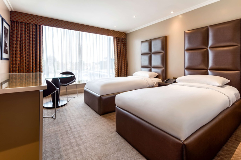 Bedroom 3, Radisson Blu Hotel, London Heathrow, London