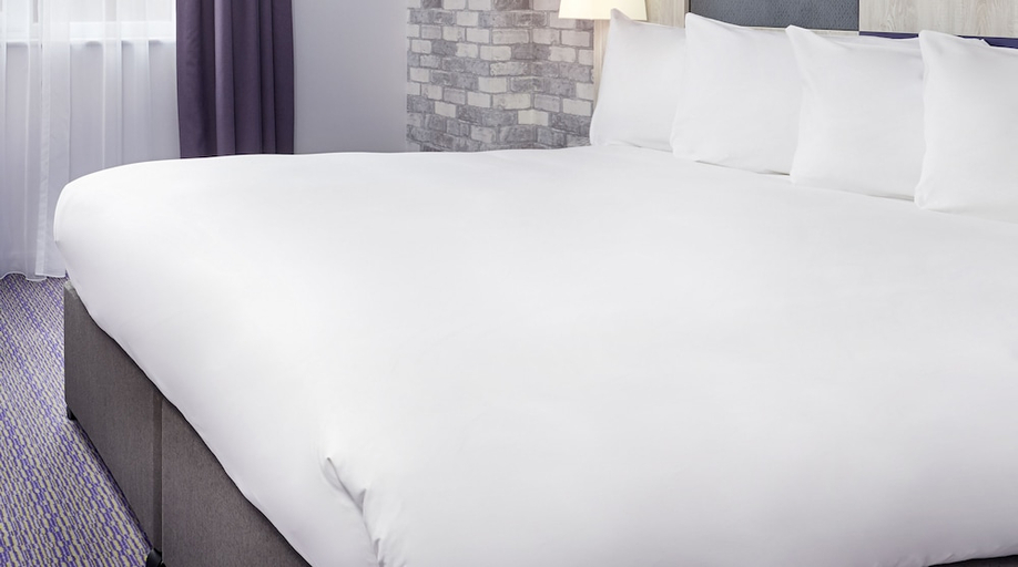 Bedroom 2, Leonardo Hotel Swindon, Swindon