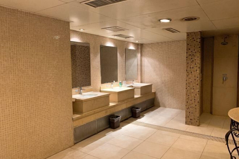 Bathroom, Hongqi Hotel, Datong